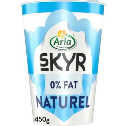 Arla Skyr naturel yoghurt 0% fat bevat 4g koolhydraten